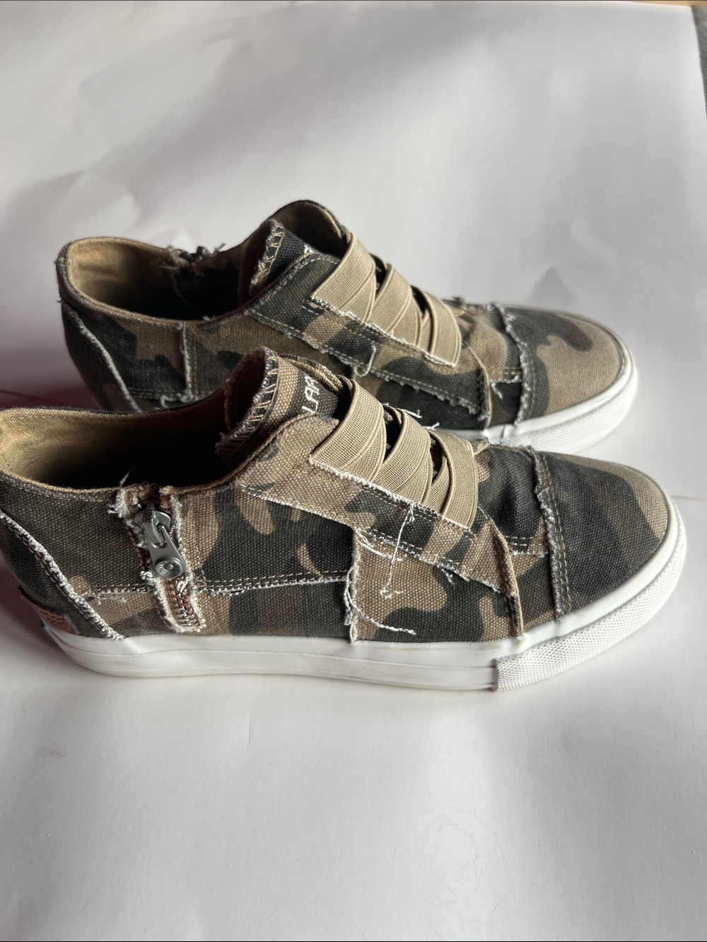 Jenn Ardor Camo Canvas Slip-On Sneakers in Green Brown Size 6.5